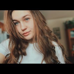 Meet your Posher, Madeline